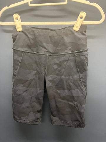 Sweaty Betty black camo power shorts small 9inch