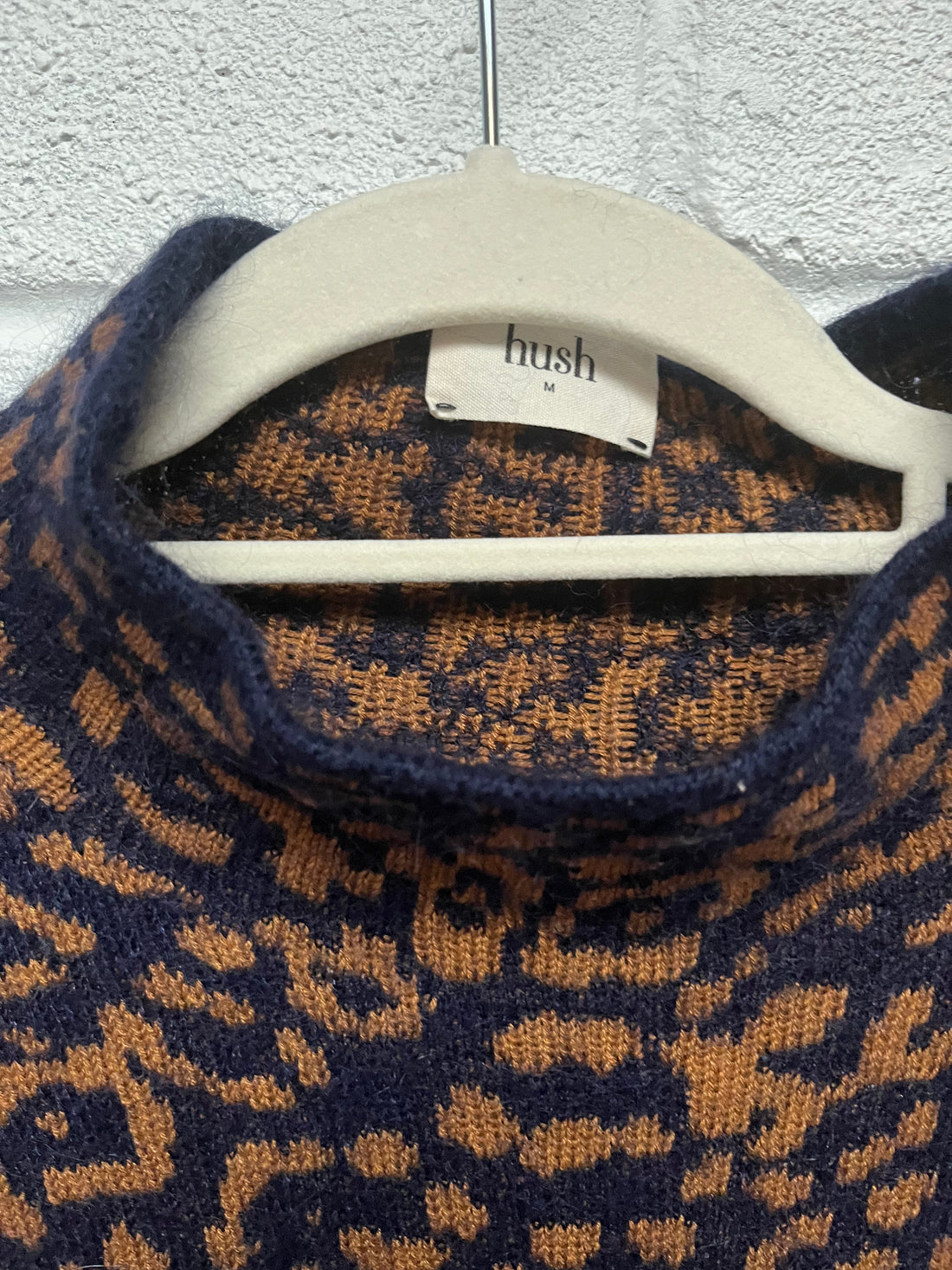 Hush animal jacquard jumper medium