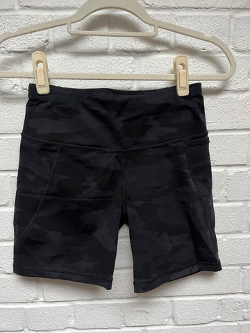 Sweaty Betty camo power shorts small 6inch