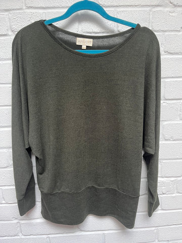 Apricot dark green batwing jumper small