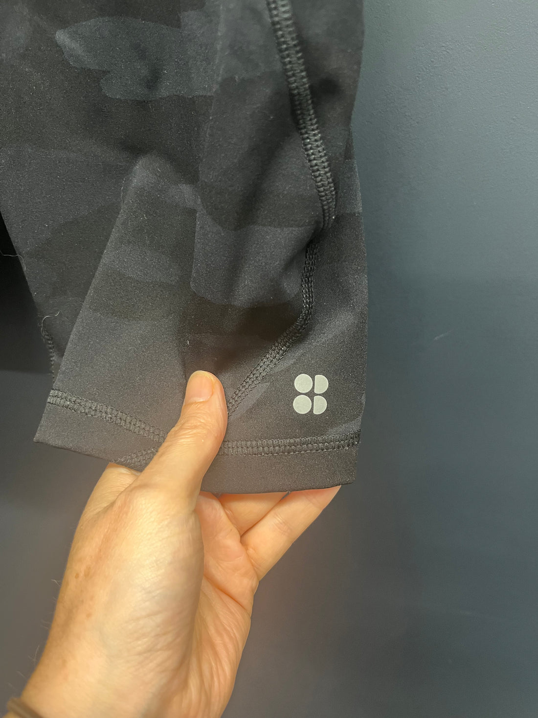 Sweaty Betty black camo power shorts small 9inch