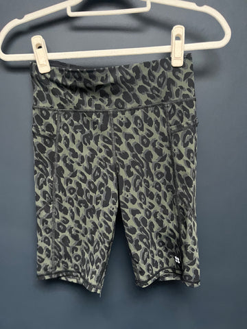 Sweaty Betty zero gravity shorts small 9inch