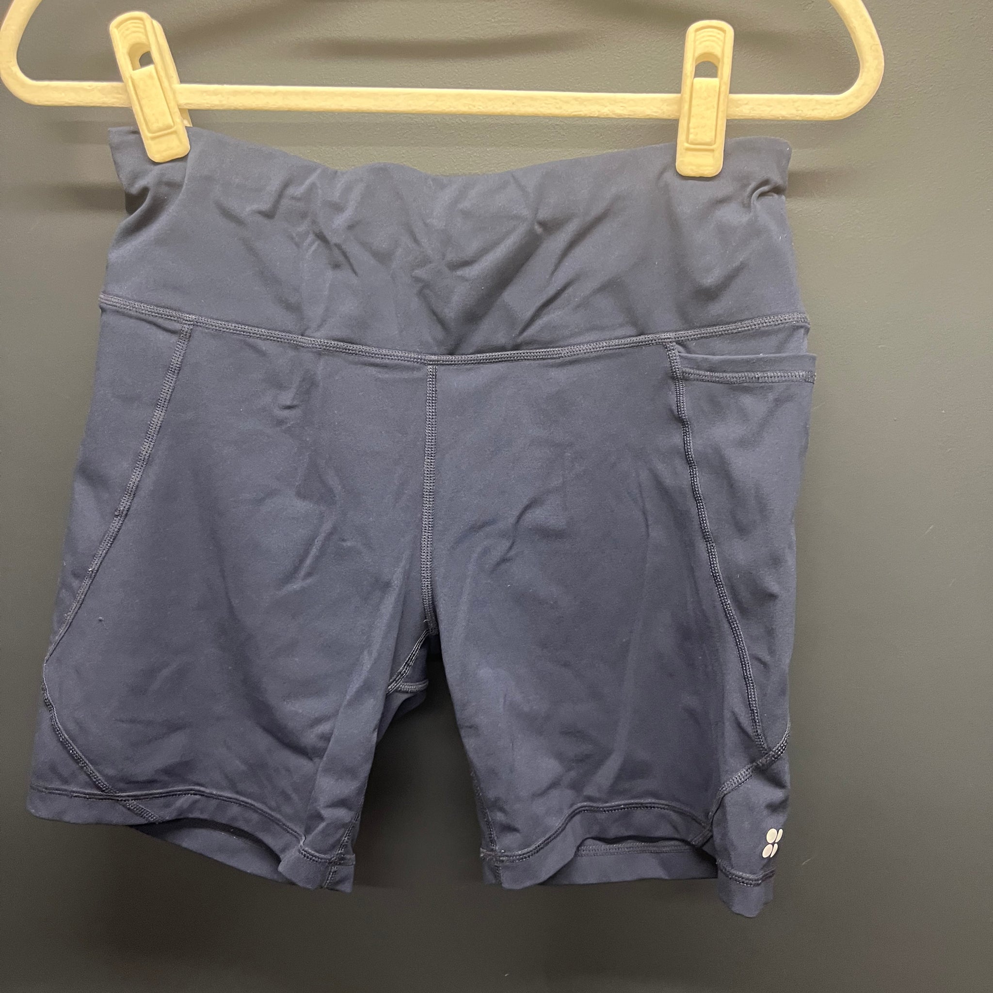Navy sweaty Betty power shorts medium 6inch