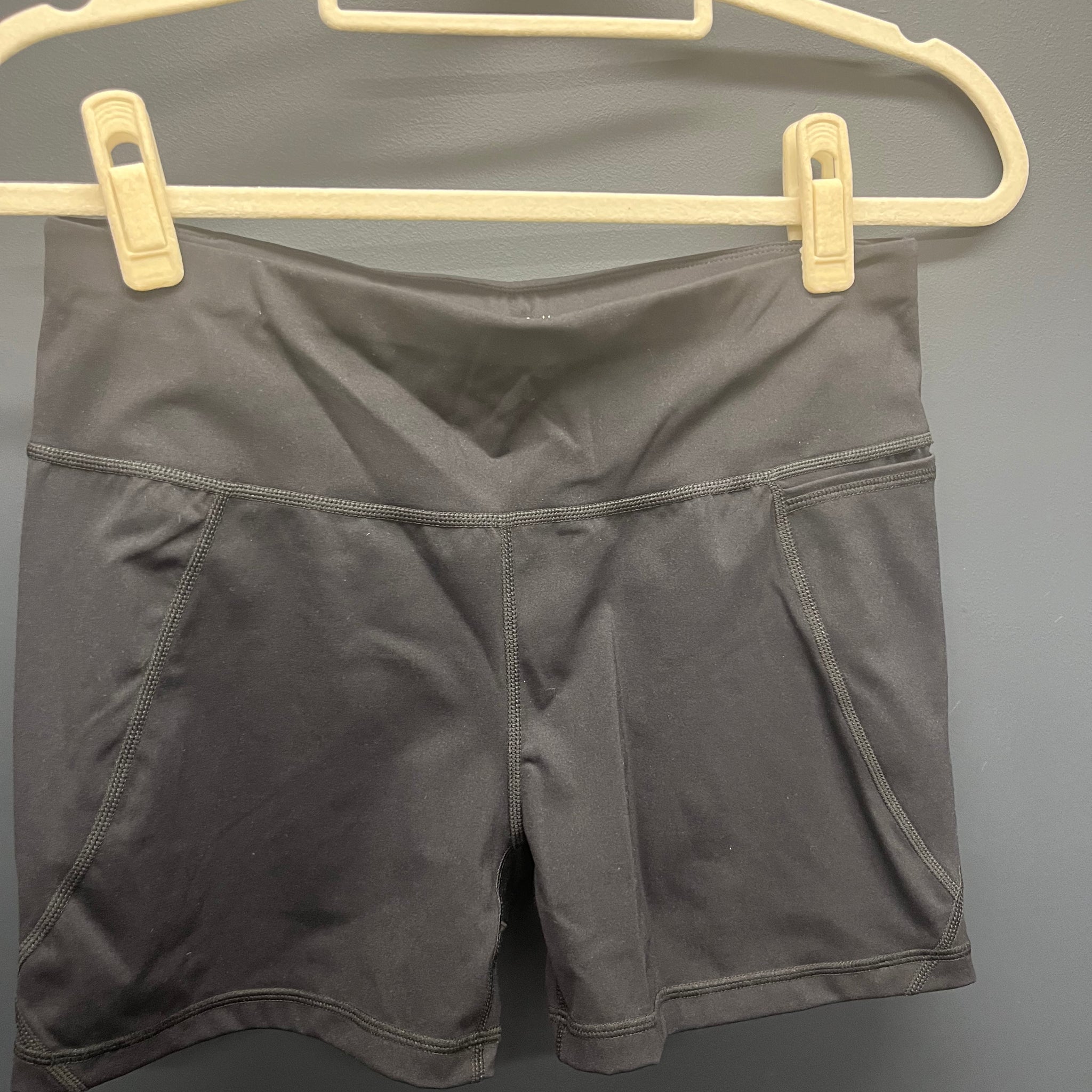 Black sweaty Betty power shorts medium 4inch