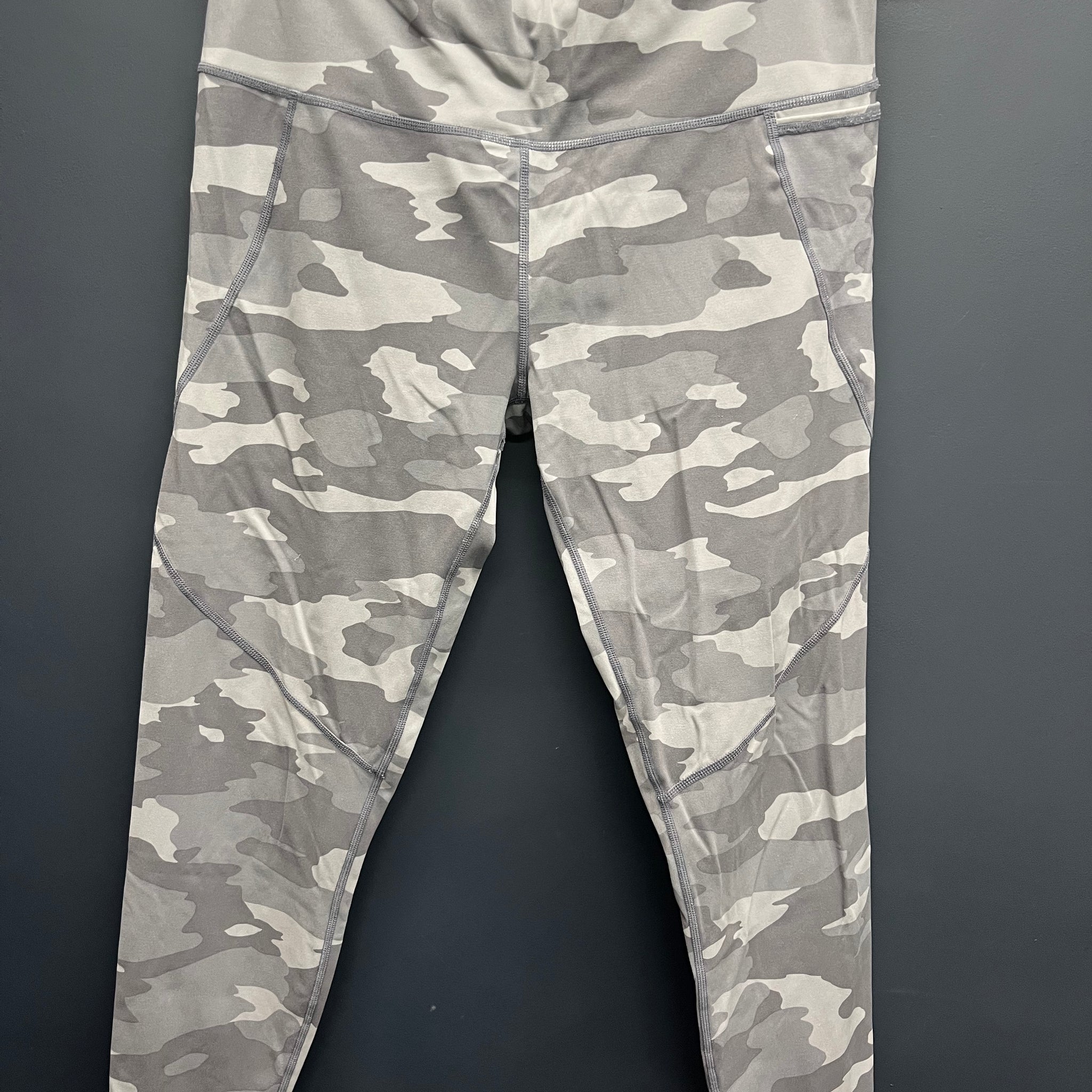 Sweaty Betty grey camo power leggings large 7/8