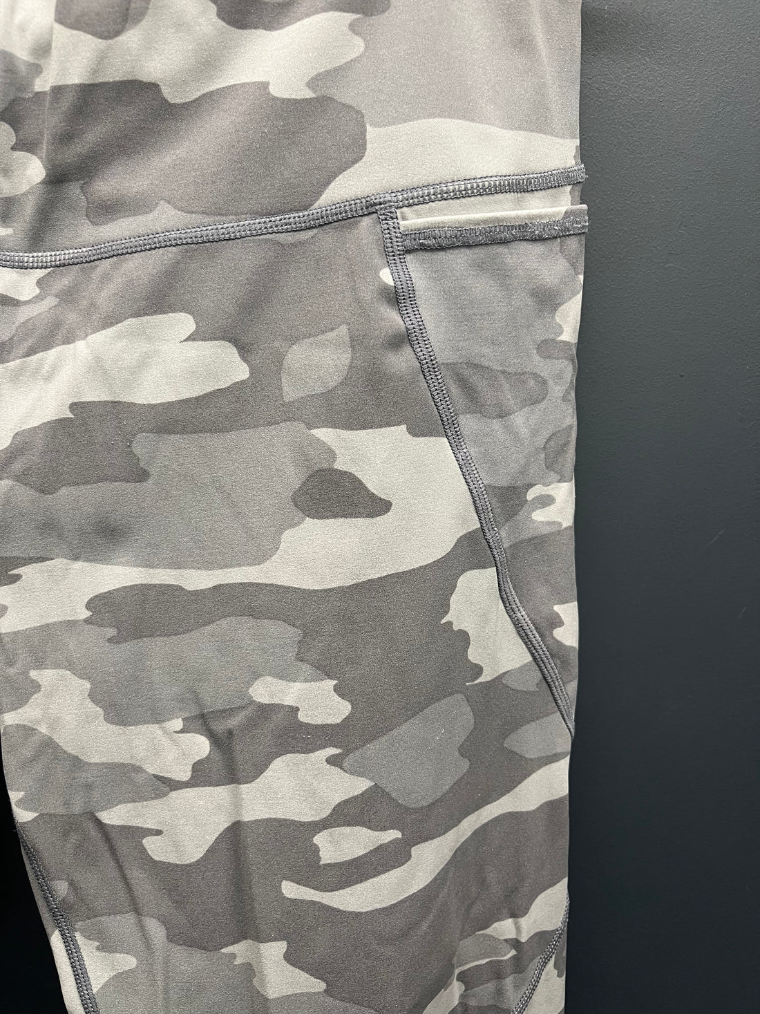 Sweaty Betty grey camo power leggings large 7/8
