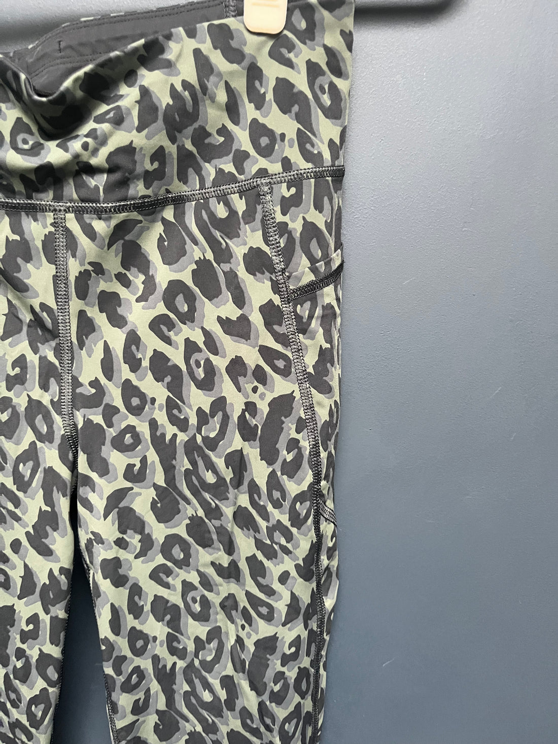 Sweaty Betty zero gravity leggings small 7/8