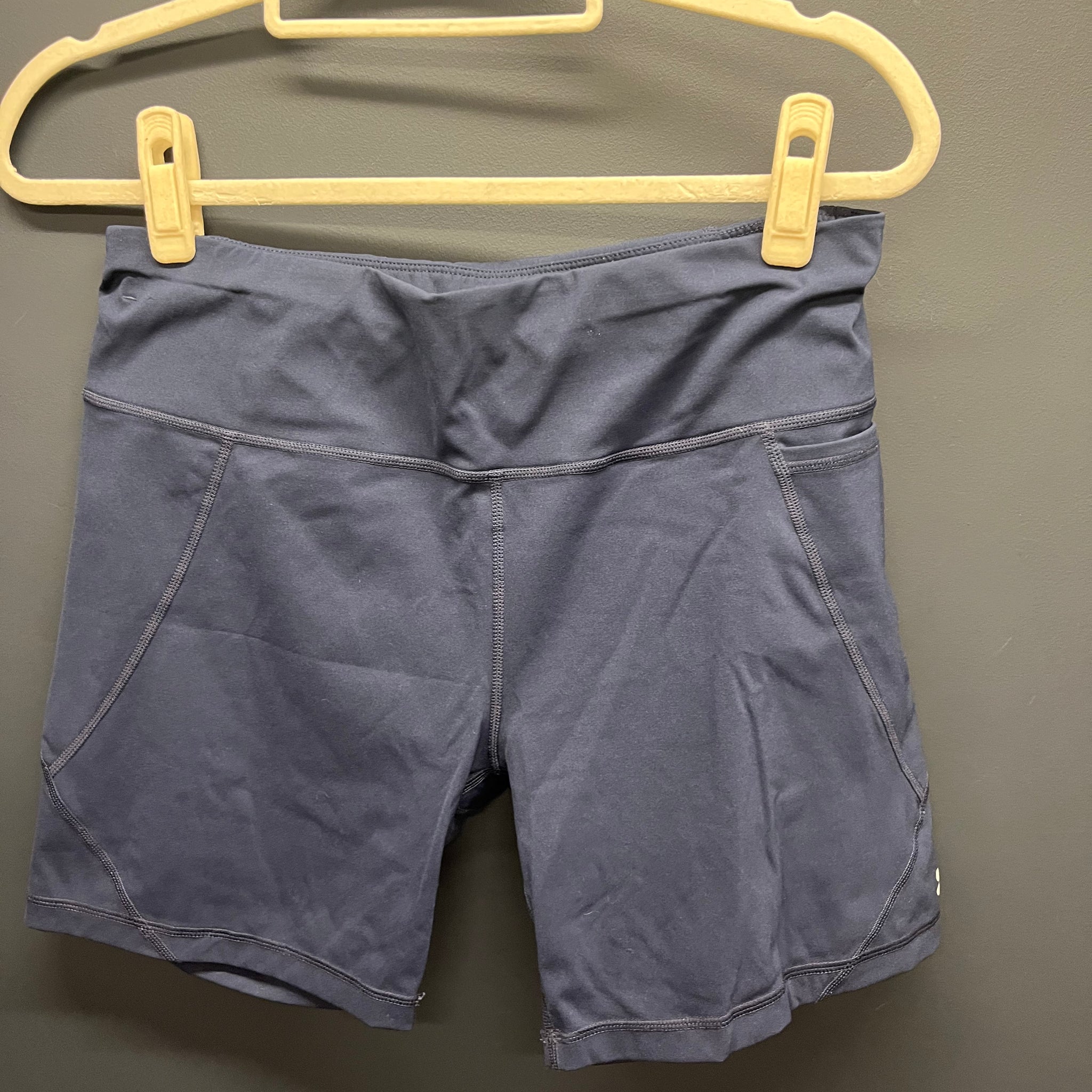 Sweaty Betty navy power shorts large 6inch