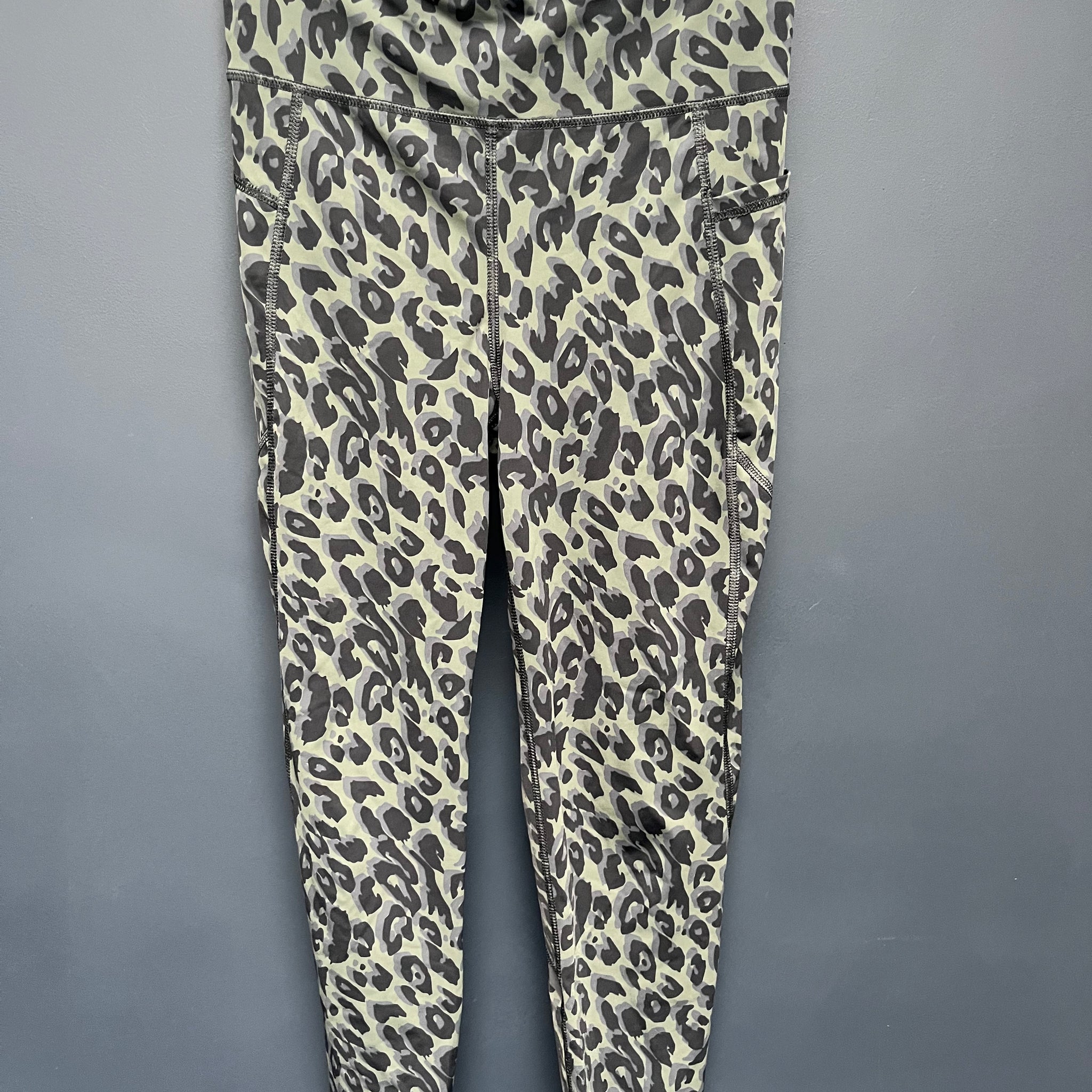 Sweaty Betty zero gravity leggings small 7/8