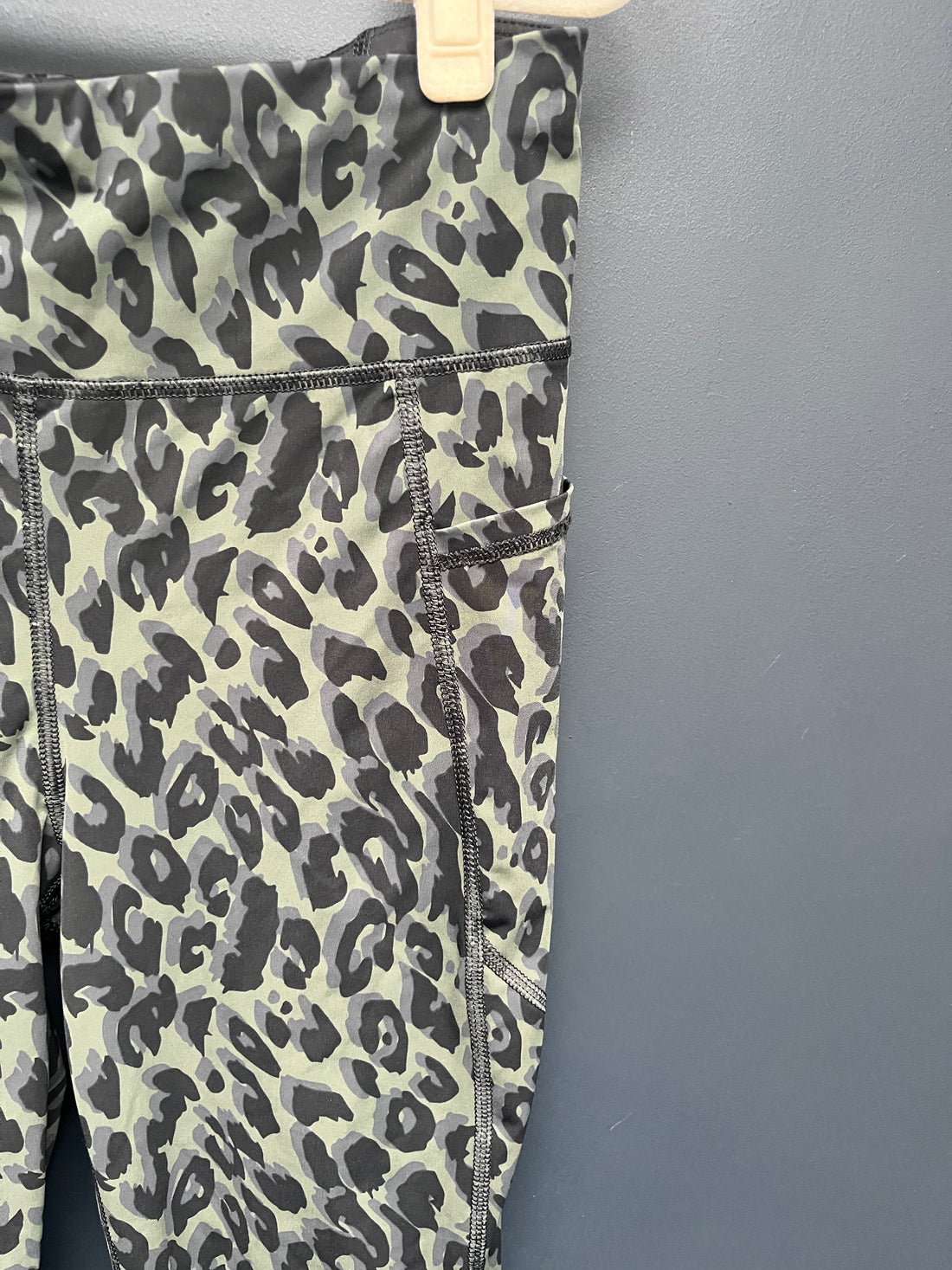 Sweaty Betty zero gravity leggings small 7/8