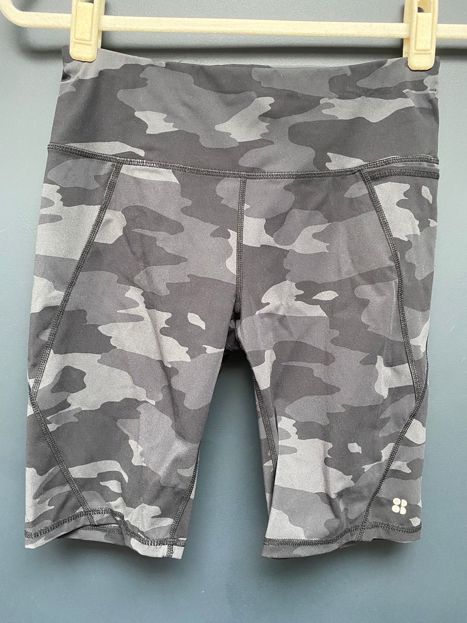 Sweaty Betty camo power shorts small 9inch