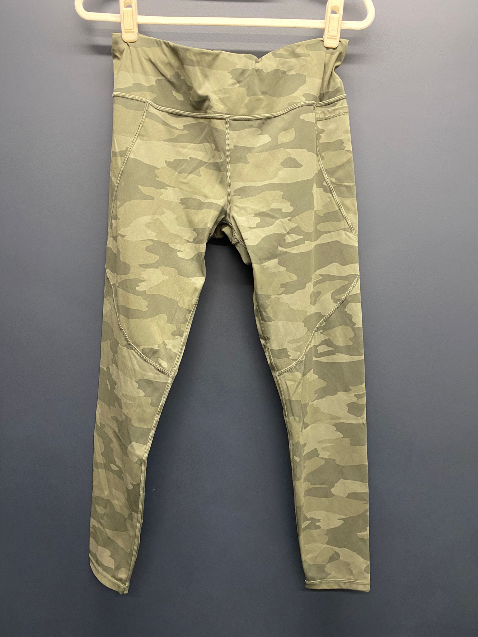 Sweaty Betty green camo power leggings large full length