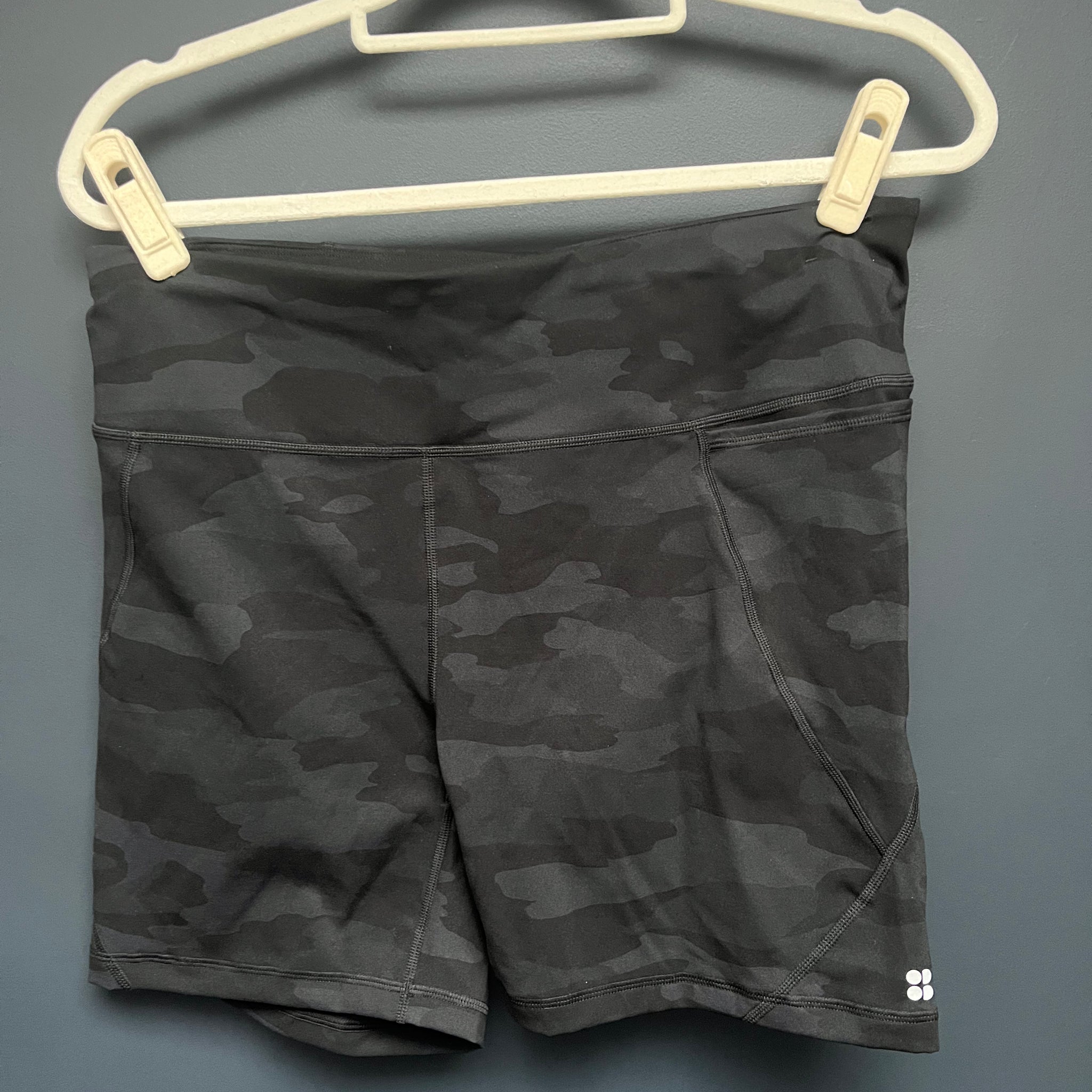 Sweaty Betty camo power shorts XLarge 6inch