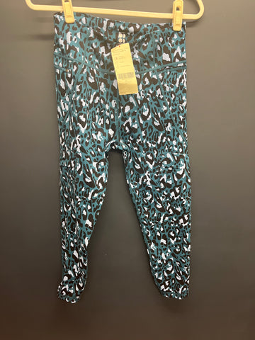 New sweaty Betty Merrell cargo workout leggings medium 7/8