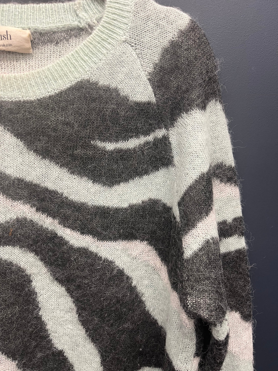 Hush zebra jumper medium